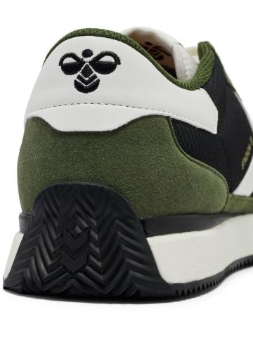 Тренировочные кроссовки