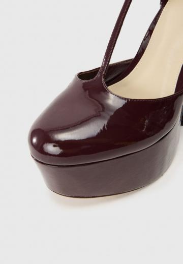 Туфли на высоком каблуке