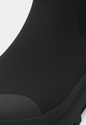 Резиновые сапоги