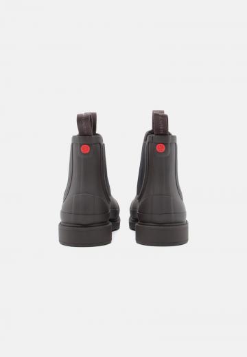 Резиновые сапоги