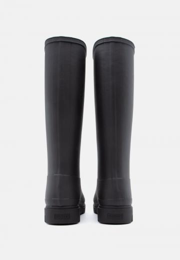 Резиновые сапоги