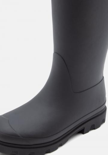 Резиновые сапоги