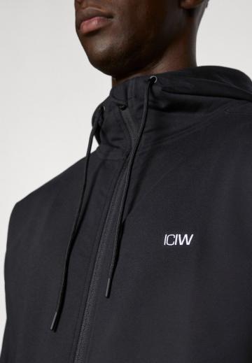 Спортивная кофта