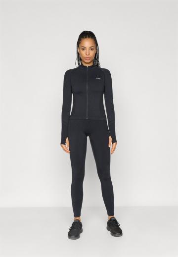 Спортивная куртка