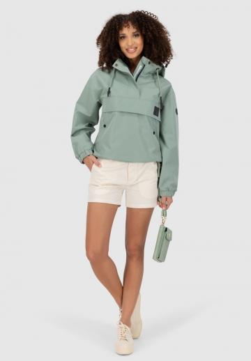 Куртка с накладнымит карманами