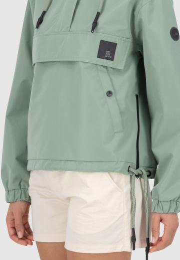 Куртка с накладнымит карманами