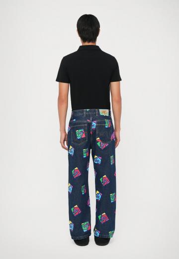 Прямые джинсы