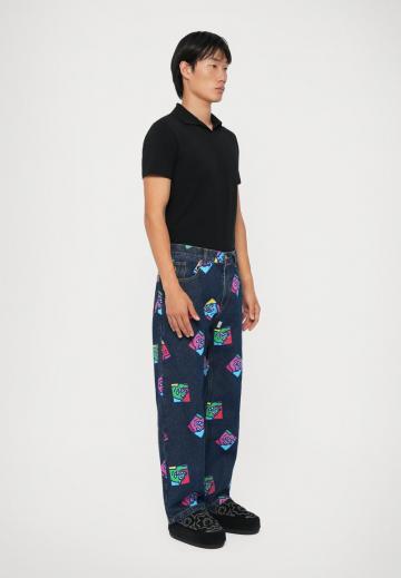 Прямые джинсы