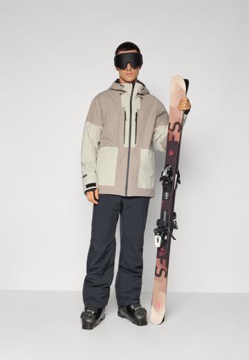 Сноубордическая куртка