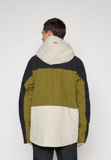 Сноубордическая куртка
