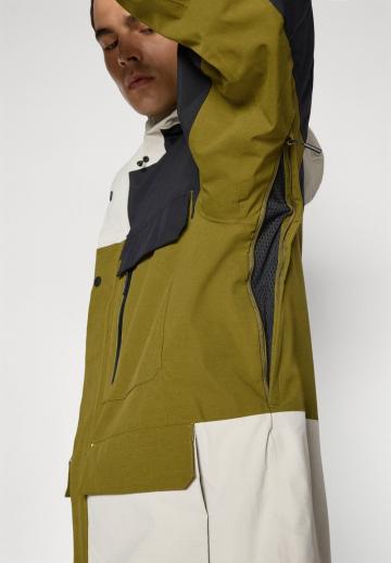 Сноубордическая куртка