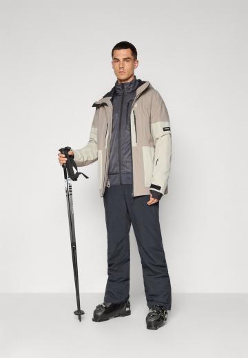 Спортивная куртка