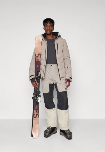 Сноубордическая куртка