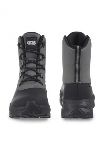 Походные кроссовки