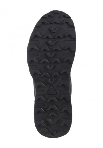 Походные кроссовки