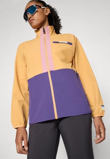 Спортивная куртка