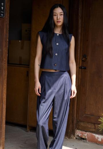 Джинсовая жилетка