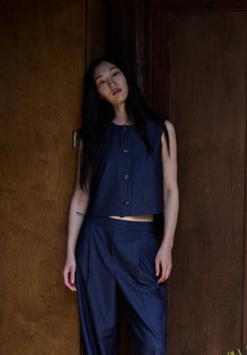 Джинсовая жилетка