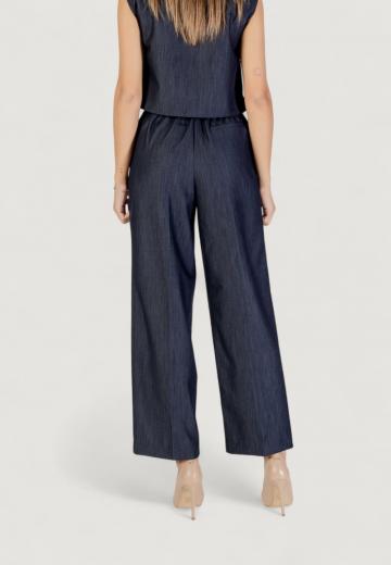 Джинсовая жилетка