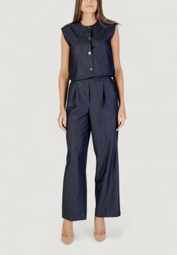 Джинсовая жилетка