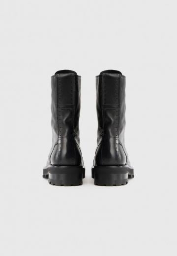 Ботинки на шнуровке