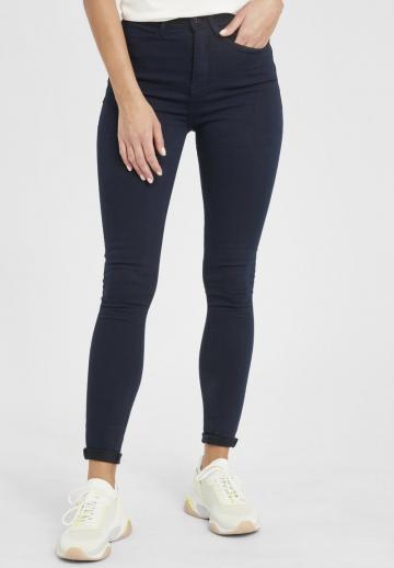 Узкие джинсы