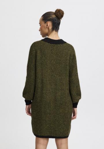 Вязаное платье