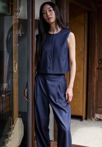 Джинсовая жилетка