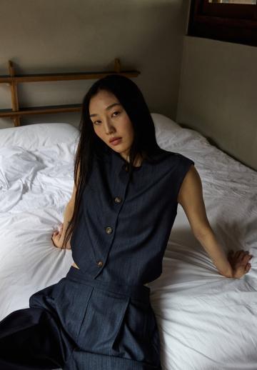 Джинсовая жилетка