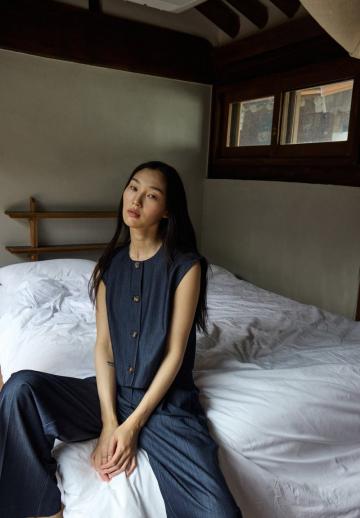 Джинсовая жилетка