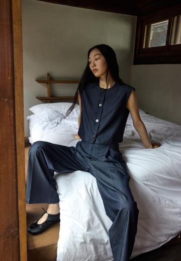 Джинсовая жилетка