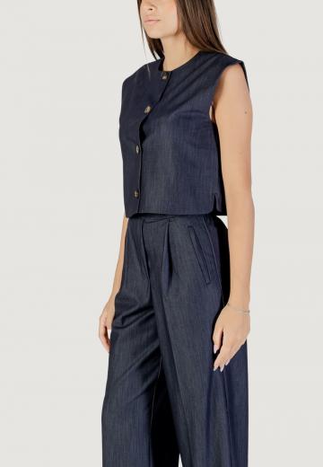 Джинсовая жилетка