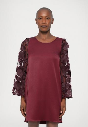 Короткое платье