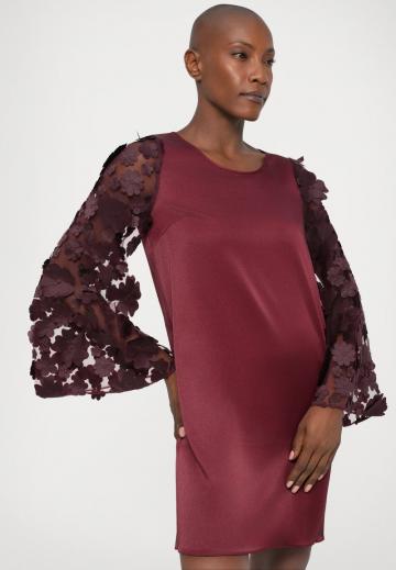 Короткое платье