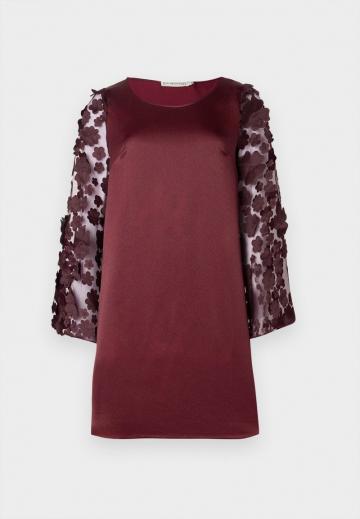 Короткое платье