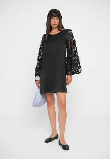 Короткое платье