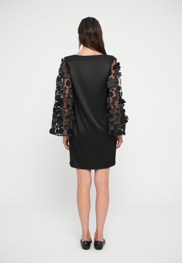 Короткое платье