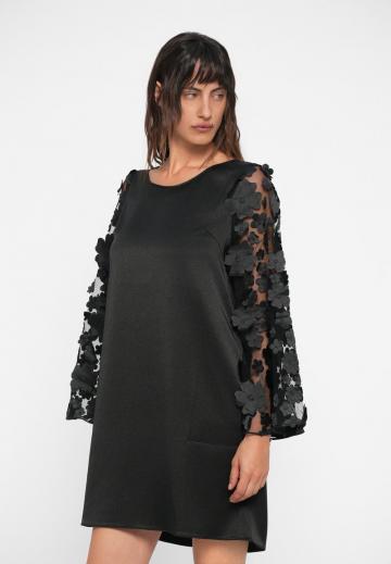 Короткое платье