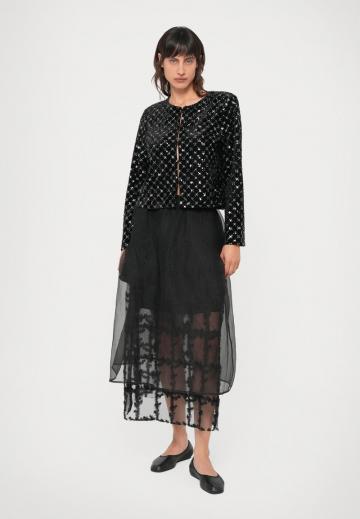 Короткая куртка