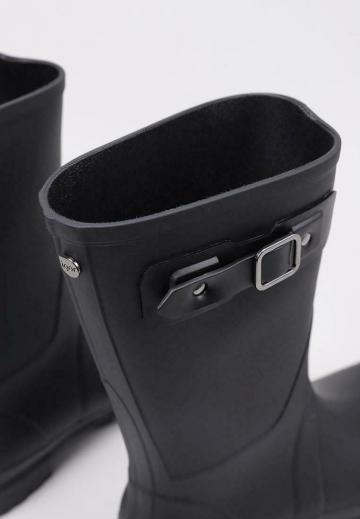 Резиновые сапоги