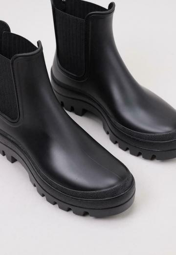 Резиновые сапоги