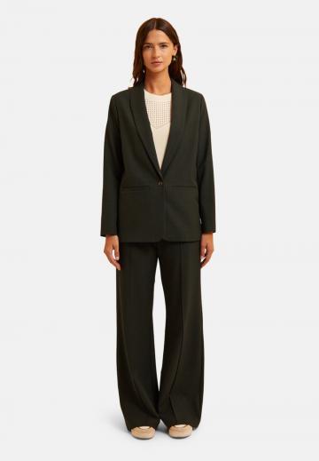 Короткое пальто