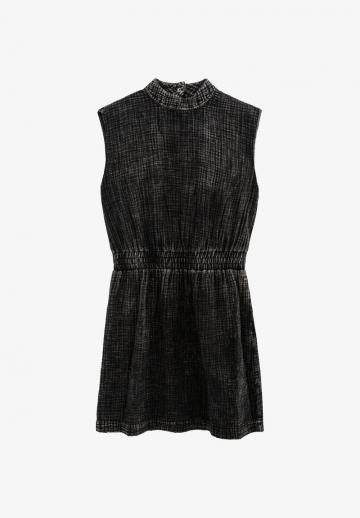 Короткое платье