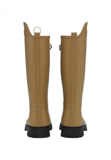 Резиновые сапоги