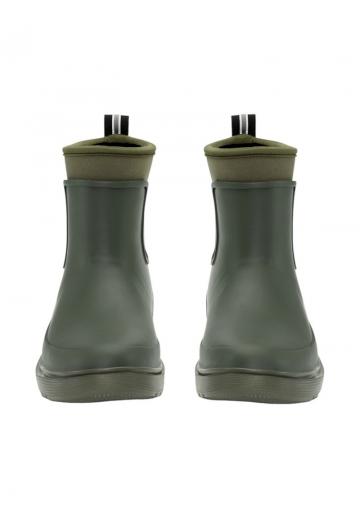 Резиновые сапоги