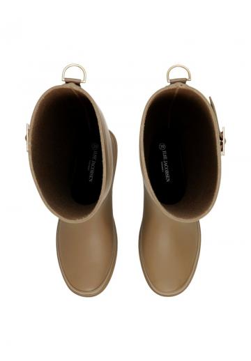 Резиновые сапоги