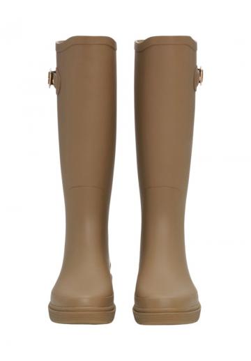 Резиновые сапоги