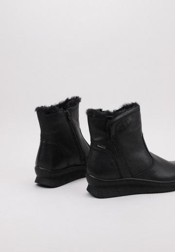 Сапожки на танкетке