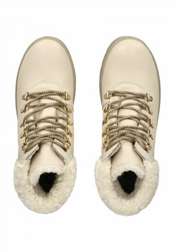 Зимние ботинки