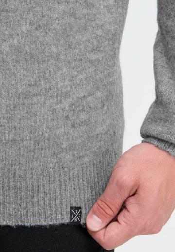 Вязаная кофта